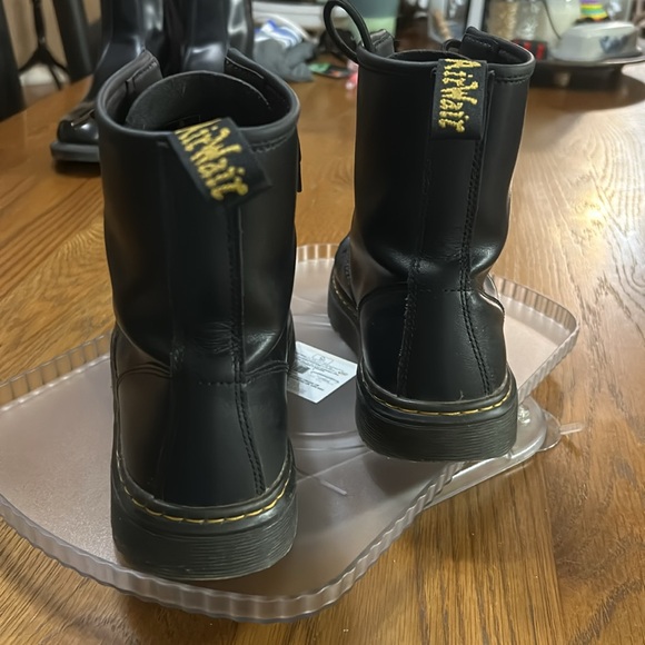 Dr. Martens Women's Zavala Genuine Leather Combat Ankle Boots Black Men’s 7 WM 8 - Picture 3 of 10